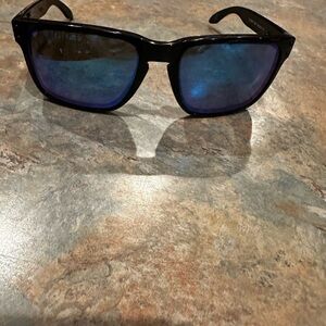 Oakley Holbrook sunglasses XL Black Sunglasses with Blue Lenses.